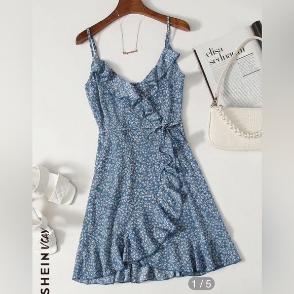dress - Picture 1 of 1